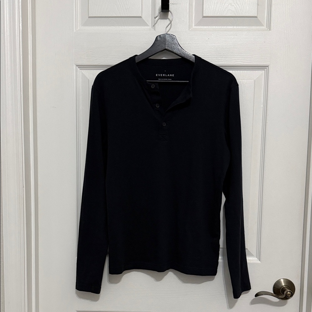 Everlane men’s black premium weight Henley long sleeve